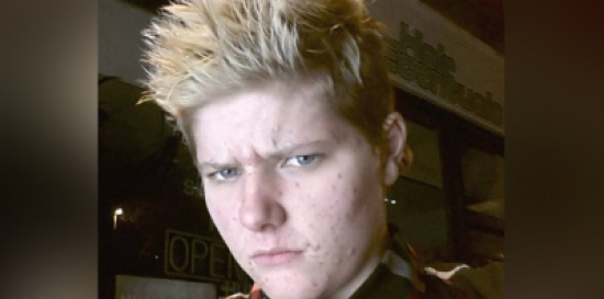 بريطاني حامل بطفل في الشهر الرابع!