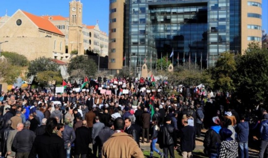 فلسطينيو لبنان ينتفضون ضد وكالة الأونروا فلسطينيو لبنان ينتفضون ضد وكالة الأونروا