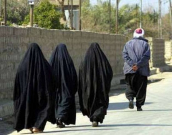 لن تصدقوا ماذا فعل هذا الرجل بزوجته بسبب الغيرة! لن تصدقوا ماذا فعل هذا الرجل بزوجته بسبب الغيرة!