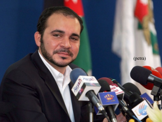 سمو الأمير علي بن الحسين يرعى حفل تخريج الفوج 29 من تلاميذ جامعة مؤتة الجناح العسكري سمو الأمير علي بن الحسين يرعى حفل تخريج الفوج 29 من تلاميذ جامعة مؤتة الجناح العسكري
