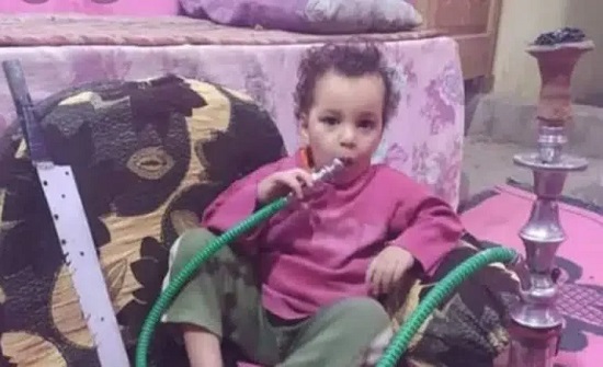 مصر.. محكمة تُسقط حضانة طفلين عن أمهما بسبب “صورة”! مصر.. محكمة تُسقط حضانة طفلين عن أمهما بسبب “صورة”!