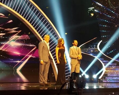 أحمد حلمي يعزي نجوى كرم بوفاة شقيقها في العرض المباشر من Arabs Got Talent وعلي جابر يصر على إضحاكها خلال الفاصل! أحمد حلمي يعزي نجوى كرم بوفاة شقيقها في العرض المباشر من Arabs Got Talent وعلي جابر يصر على إضحاكها خلال الفاصل!