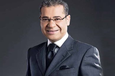هذه الشقراء زوجة مصطفى الآغا والجمهور يتغزل بجمالها – بالصورة هذه الشقراء زوجة مصطفى الآغا والجمهور يتغزل بجمالها – بالصورة