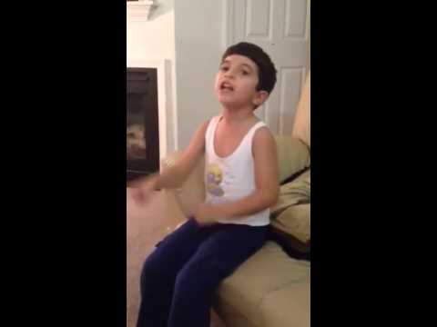 مقطع طريف ل​طفل يشرح لوالده ما تعلمه في حلقة التحفيظ​