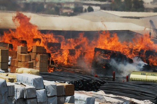 حريق في مستودعات للأخشاب بالرصيفة