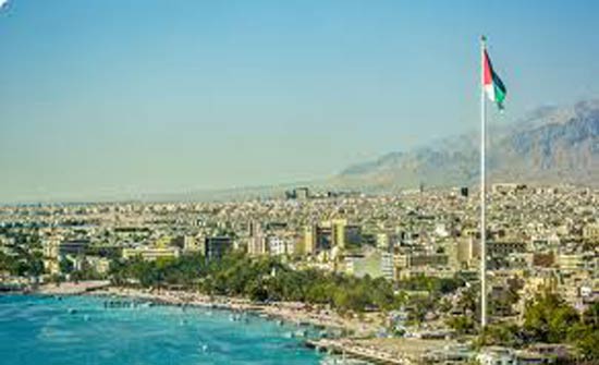 محافظ العقبة يوقف شخصين خالفا قانون الدفاع