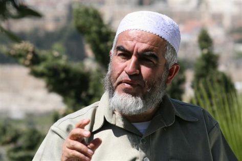 رائد صلاح: سنواصل وقوفنا في وجه صعاليك الاحتلال رائد صلاح: سنواصل وقوفنا في وجه صعاليك الاحتلال