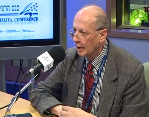 لقاء مع خبير إسرائيلي حول " عاصفة الحزم " ضد الحوثيين