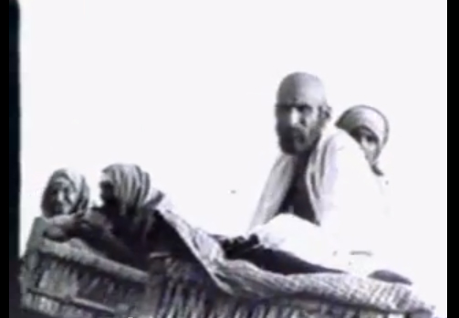 بالفيديو .. مقطع نادر عن الحج قبل 80 عاماً بالفيديو .. مقطع نادر عن الحج قبل 80 عاماً