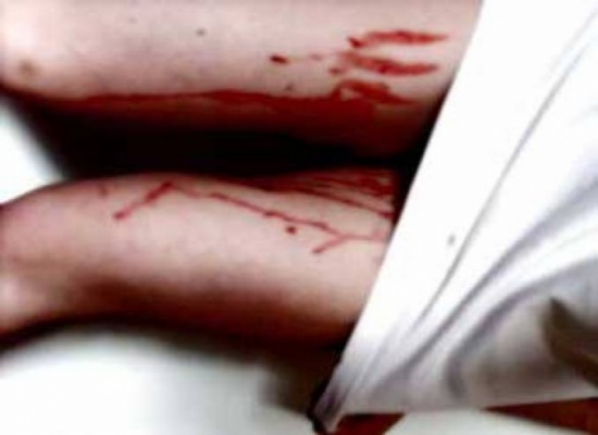 أجهضت طفلها بنفسها على السطح فحدث ما لم يتوقعه أحد!! أجهضت طفلها بنفسها على السطح فحدث ما لم يتوقعه أحد!!