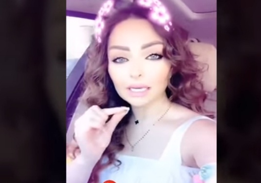 فيديو ... آخر تقليعاتها : زين كرزون تتحدث عن العرق وتنظيف " الاباط " ... النظافة من الايمان