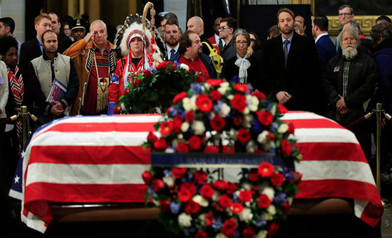 بالصور : كاتدرائية واشنطن تشهد الوداع الأخير لبوش الأب اليوم