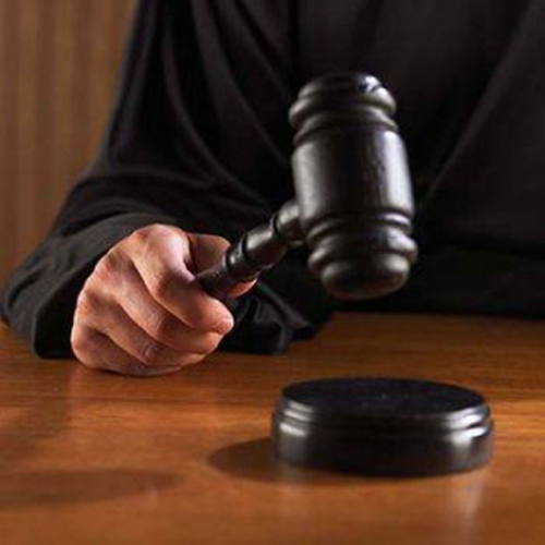 سجن لإحتجازه مجموعة من الأطفال لمدة 5 سنوات !!! سجن لإحتجازه مجموعة من الأطفال لمدة 5 سنوات !!!