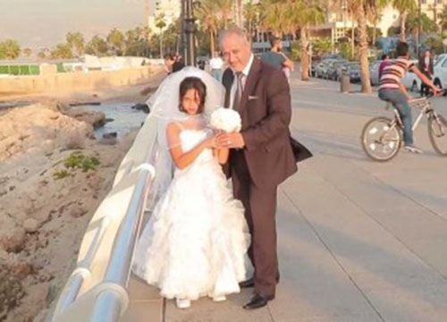 فيديو: طفلة تتزوج من رجل خمسيني على كورنيش الروشة في بيروت