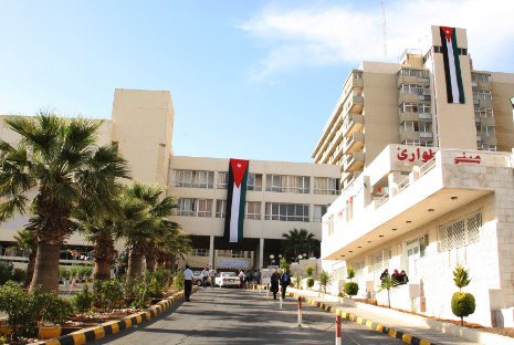 الهلال الأحمر القطري يجري عمليات قسطرة للاجئين في مستشفى الجامعة الاردنية
