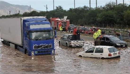 سيول الامطار تسبب انهيار منازل في العراق