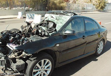 اصابة فتاة برضوض جراء اصطدام سيارتها بشاخصة مرورية في عمان