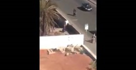 بالفيديو.. لحظة سرقة امرأة أمام المارة في نهار رمضان بالفيديو.. لحظة سرقة امرأة أمام المارة في نهار رمضان
