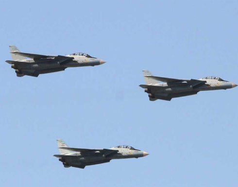 إيران.. تدريبات جوية بقلب المنطقة النووية