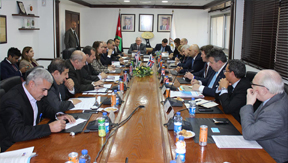 علي تبحث ووزير الدولة البريطاني تحديات الاقتصاد الاردني