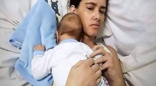 طفل رضيع يوقظ والدته من غيبوبة استمرت 3 أشهر! طفل رضيع يوقظ والدته من غيبوبة استمرت 3 أشهر!