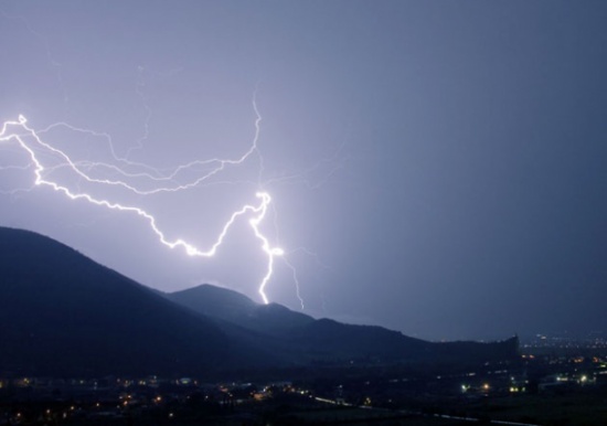 أمطارا رعدية متفرقة في العقبة