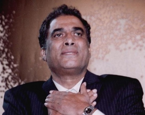 بالفيديو - خبير تجميل يكشف للمرة الاولى محاولة انتحار أحمد زكي بعد وفاة زوجته.. اليكم التفاصيل! بالفيديو - خبير تجميل يكشف للمرة الاولى محاولة انتحار أحمد زكي بعد وفاة زوجته.. اليكم التفاصيل!