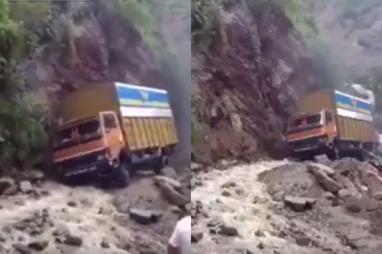 شاهد.. سائق متهور يقود شاحنته على أسوأ طريق في العالم