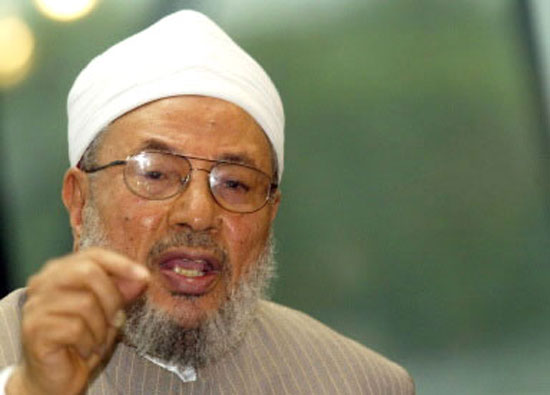 القرضاوي : العلمانيون متآمرون والله سيعاقب السيسي القرضاوي : العلمانيون متآمرون والله سيعاقب السيسي