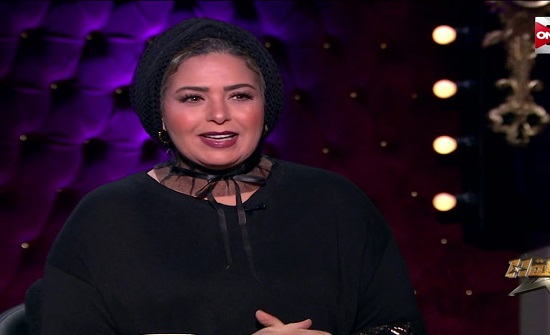 شاهد.. صابرين: “انا مش محجبة واللي حينزل معي القبر يقول البس ايه” شاهد.. صابرين: “انا مش محجبة واللي حينزل معي القبر يقول البس ايه”
