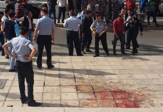 ذوو ناهض حتر يرفضون استلام جثته ذوو ناهض حتر يرفضون استلام جثته