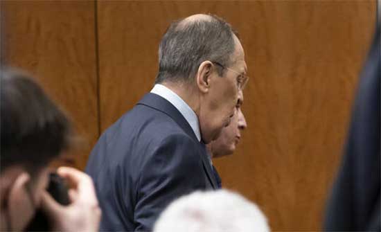 لافروف يتهم الغرب بشن حملة دعائية ضد روسيا بشأن أوكرانيا لافروف يتهم الغرب بشن حملة دعائية ضد روسيا بشأن أوكرانيا