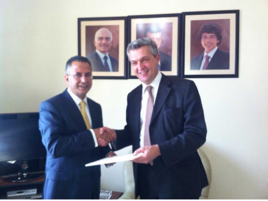 رئيس البعثة الاردنية برام الله يقدم اوراق اعتماده للاونروا