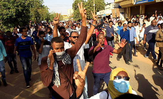 بالفيديو : السودان..الاحتجاجات في يومها العاشر وتتواصل في عدة مدن بالفيديو : السودان..الاحتجاجات في يومها العاشر وتتواصل في عدة مدن
