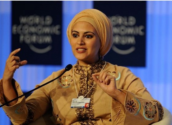 إعادة تغريد يقود منى أبو سليمان إلى مركز الشرطة