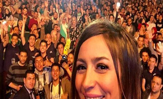 فنانة تقلد نانسي عجرم في شهور الحمل الاخيرة (صورة) فنانة تقلد نانسي عجرم في شهور الحمل الاخيرة (صورة)