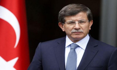 داود أوغلو: تركيا تتوقع وصول 70 ألف لاجيء سوري إلى الحدود التركية ولن تغلق حدودها داود أوغلو: تركيا تتوقع وصول 70 ألف لاجيء سوري إلى الحدود التركية ولن تغلق حدودها