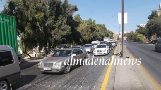 ازمة خانقة واغلاق طريق اربد عمان بسبب مشاجرة والامن يتدخل ازمة خانقة واغلاق طريق اربد عمان بسبب مشاجرة والامن يتدخل