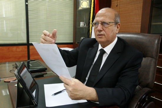 الخضري يطاللب رئيس البرلمان الأوروبي بالعمل لرفع الحصار عن غزة