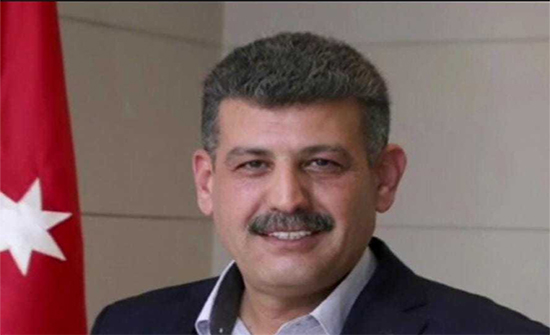 أبو عاقولة يطالب بوقف الإضراب ويدعو "العقبة الاقتصادية" إلى معالجة الأعطال المترتبة على التجار أبو عاقولة يطالب بوقف الإضراب ويدعو "العقبة الاقتصادية" إلى معالجة الأعطال المترتبة على التجار