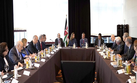 الملك يلتقي عددا من ممثلي المنظمات اليهودية الدولية والأمريكية الملك يلتقي عددا من ممثلي المنظمات اليهودية الدولية والأمريكية