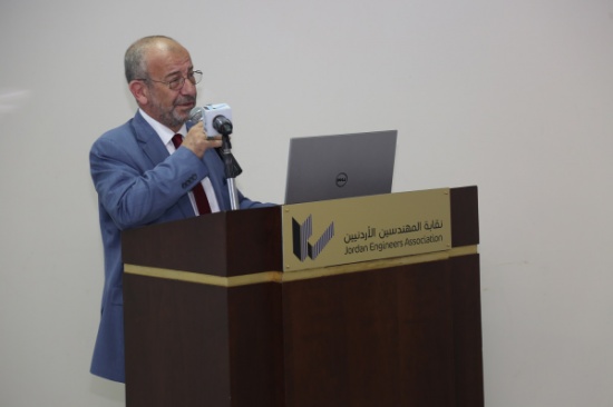 "المهندسين" تعرض مشروع الصندوق الوطني امام وزير العمل