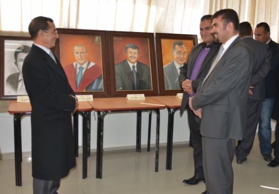 افتتاح معرض "شخصيات تغنوا بأوطانهم" في الطفيلة التقنية