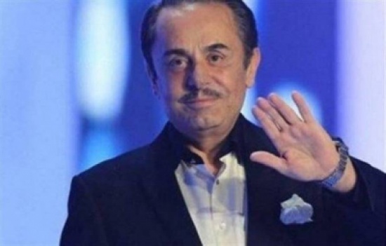 بالفيديو: وصول جثمان الفنان الراحل ملحم بركات الى كنيسة مار نقولا في الاشرفية بالفيديو: وصول جثمان الفنان الراحل ملحم بركات الى كنيسة مار نقولا في الاشرفية