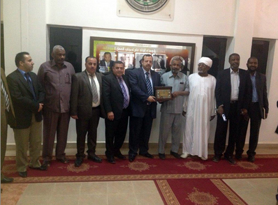 وفد صناعي يبحث التعاون الاقتصادي مع السودان وفد صناعي يبحث التعاون الاقتصادي مع السودان