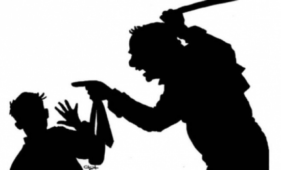 سابقة قضائية: تعويض طفل قاصر جراء تعنيف والده