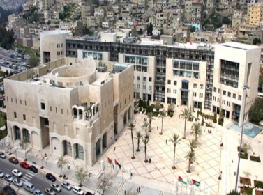 توجه لإعادة الصلاحيات المسحوبة إلى أمين عمان توجه لإعادة الصلاحيات المسحوبة إلى أمين عمان