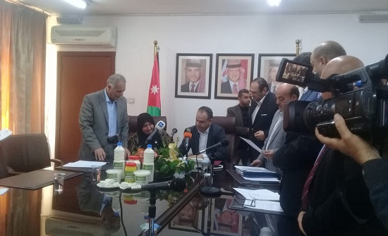 الزراعة توقع اتفاقيات لدعم الجمعيات الريفية بوحدات تصنيع الألبان الزراعة توقع اتفاقيات لدعم الجمعيات الريفية بوحدات تصنيع الألبان