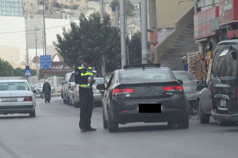 صور: تجار رأس العين يغلقون محلاتهم التجارية بسبب مخالفات السير