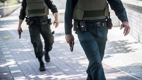 اعتقال 52 إيرانيا خلال احتجاج على ارتفاع الأسعار في مدينة مشهد اعتقال 52 إيرانيا خلال احتجاج على ارتفاع الأسعار في مدينة مشهد